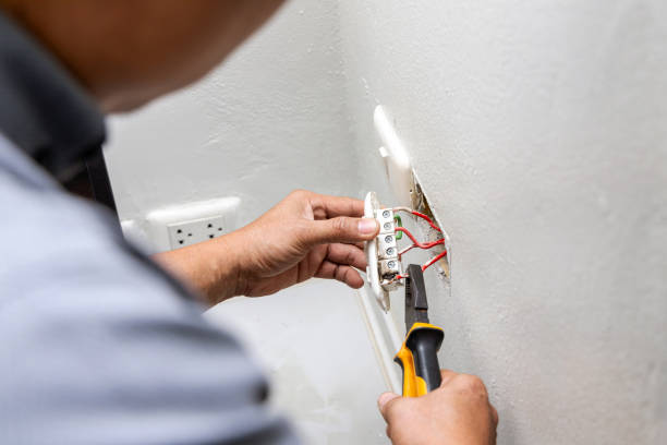 Best Affordable Emergency Electrician  in Dillon, SC